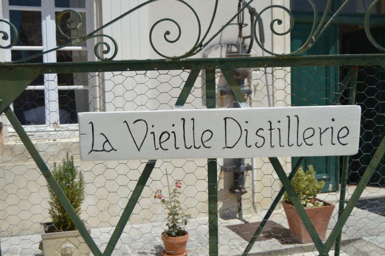 La Vieille Distillerie Le Tatre Bagian luar foto